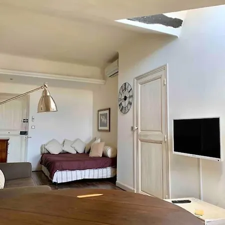 Appartement Studio Au Palais De Provence